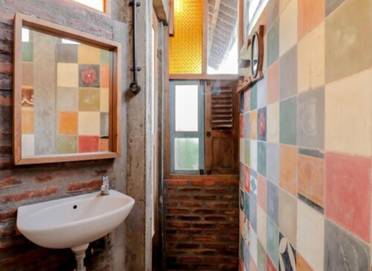Lorong Homestay Бантул Экстерьер фото