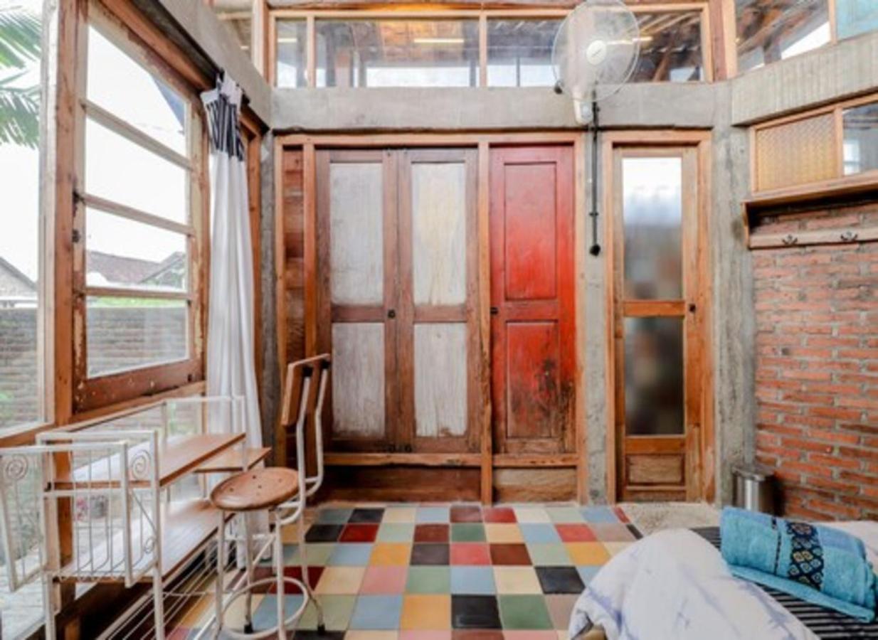 Lorong Homestay Бантул Экстерьер фото