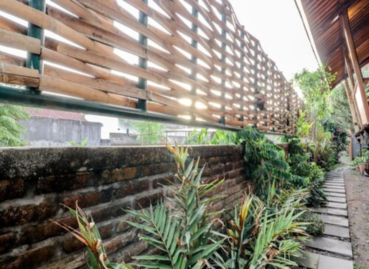 Lorong Homestay Бантул Экстерьер фото