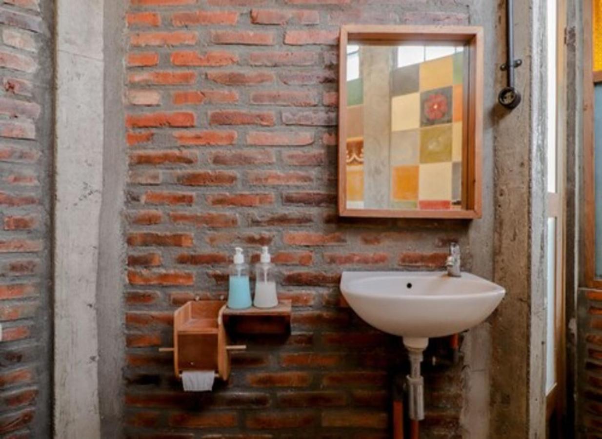 Lorong Homestay Бантул Экстерьер фото